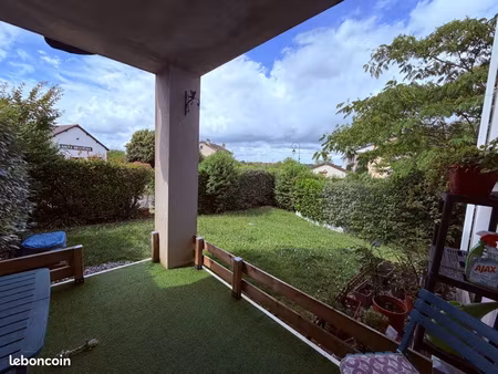 appartement f3 avec terrasse et jardin