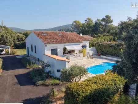villa en excellent état secteur résidentiel