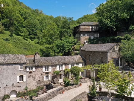 propriété 10 pièces 424 m²