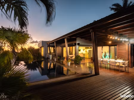les avirons – villa 6 pièces avec vue panoramique sur l’océan et piscine miroir