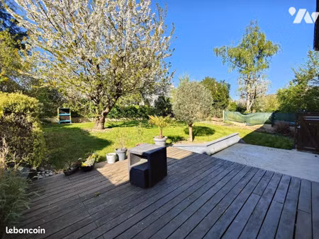 maison 8 pièces 157 m²