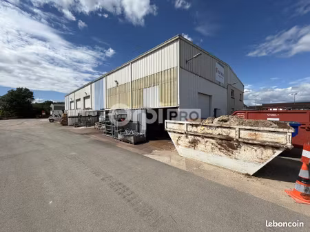 local d'activité 1 537 m²