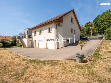 maison 7 pièces 220 m²