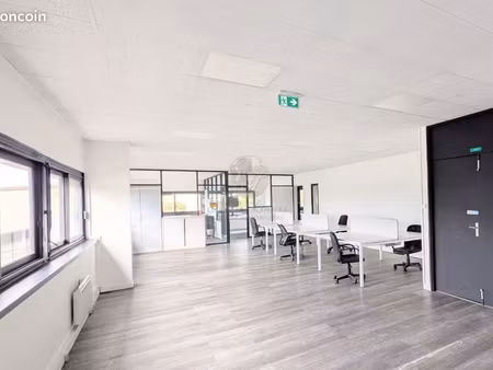 bureaux 140 m² chassieu