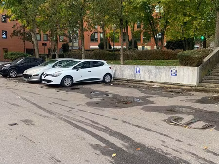 a vendre : place de parking plaisir grignon