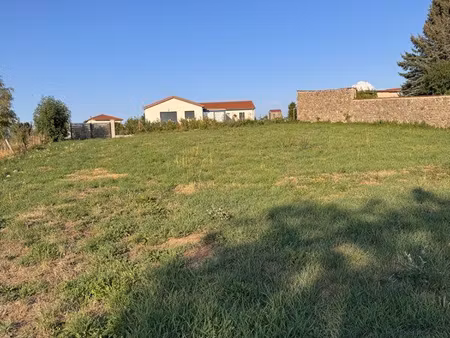 terrain 1250m2 constructible centre-bourg