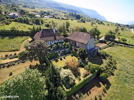 château 8 pièces 264 m²