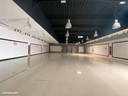 local commercial 411 m² chatellerault