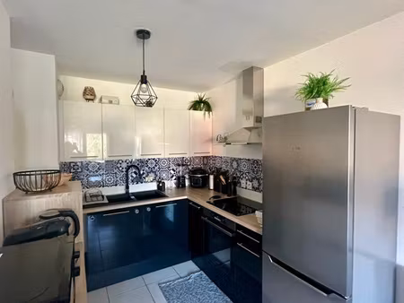 charmant t2 avec balcon - quartier vieux-bourg
