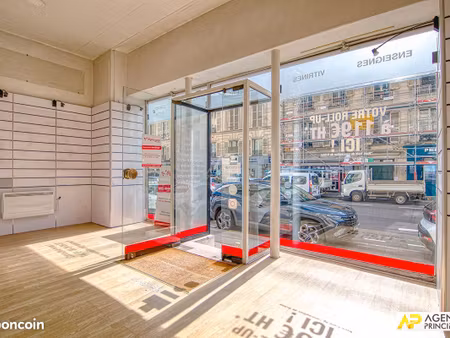 local 72 m² versailles