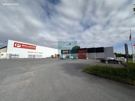 local commercial 850 m² péronne