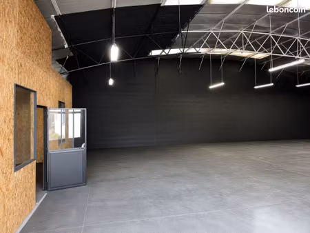 entrepôt 360 m² nantes