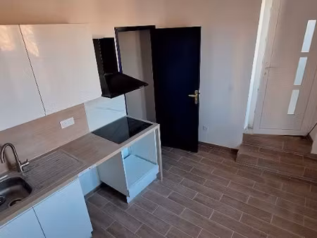 appartement t1 bis - 2ème étage - entièrement rénové - centre carpentras