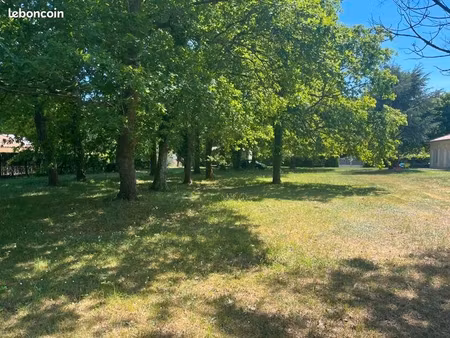 terrain 905 m² saint sauveur
