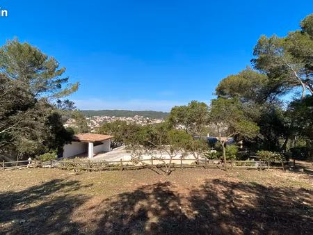 terrain de 1324m² viabilisé – hors lotissement – caveirac