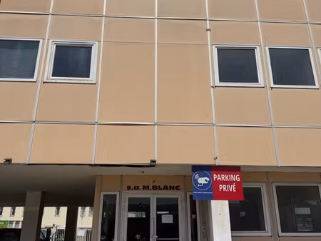 à louer - bureaux avec parking