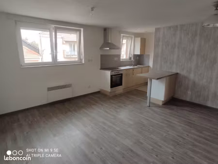 f1 bis – 35 m² - 2nd étage - non meublé - rue de madagascar (marché des vosges)