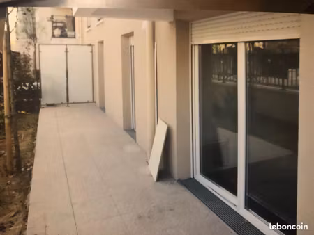 ? f3 rénové 50 m² + terrasse 26 m² – parking sous-sol – argenteuil -credit vendeur possibl