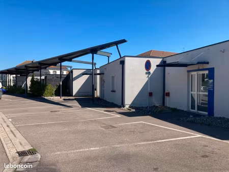 urgent vend local commercial ou médical