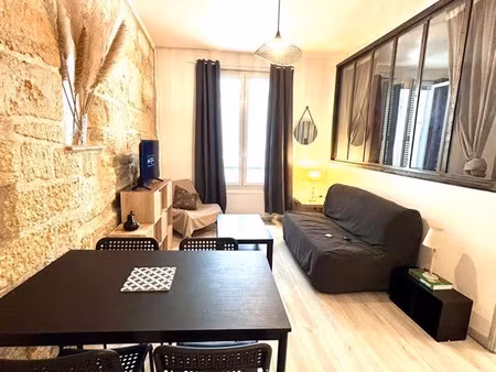 t2 meublé location étudiante - septembre à juin - centre historique d’avignon