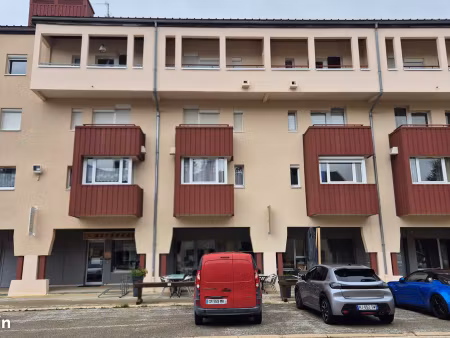 studio 1 pièce 27 m²