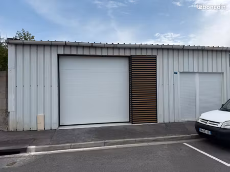 local d'activité 122m2
