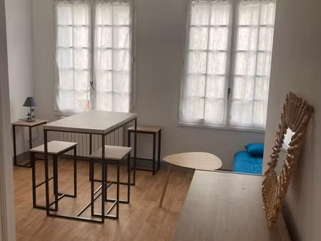 location t2 32m² rénové - centre sainte-foy-la-grande - proche hôpital & gare - dispo août