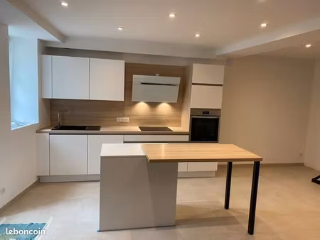 triplex 102m2 entièrement rénové