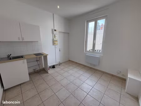 appartement t1 bis de 26 m2 à louer - pierre-bénite 69310 (limite oullins) - 650/mois char