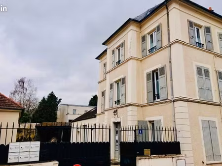 immeuble 9 pièces 220 m²