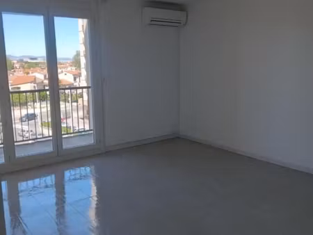 perpignan f2 56m2 + loggia climatisation réversible parking