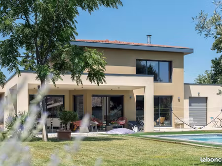 maison 6 pièces 150 m²