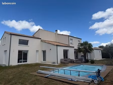 maison 5 pièces 166 m²