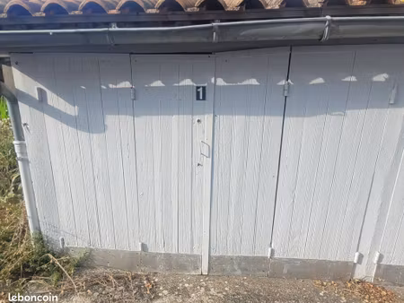 garage / box stockage / garde meubles à louer