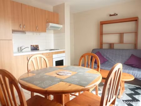 t2 meublé  33 m2  tours centre  rue latham 