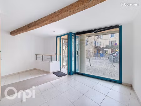 local commercial 32 m²