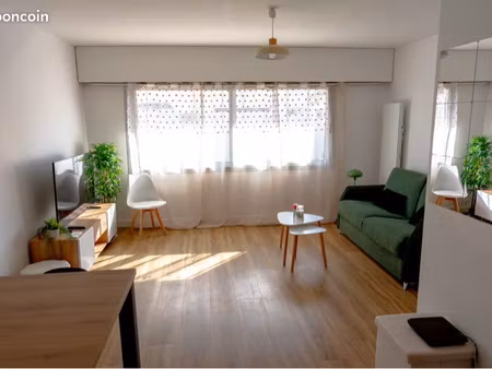 location studio meublé