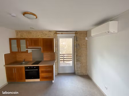 apparemment t2 avec terrasse  parfait etat climatisé