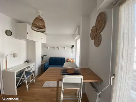 studio meuble avec balcon et jardin