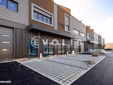 local d'activité 717 m²