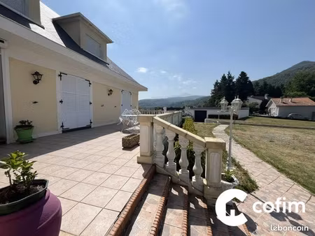 maison 9 pièces 185 m²