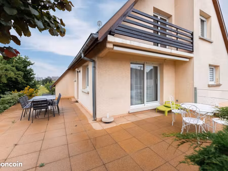 maison meublée 120 m² — 3 chambres — séjour-cuisine ouverte 40 m² — jardin 700 m² —houssen