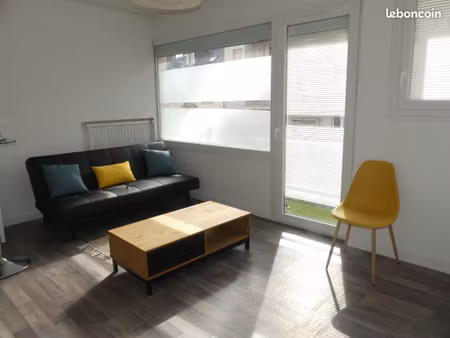 t2 meublé avec place parking sécurisé