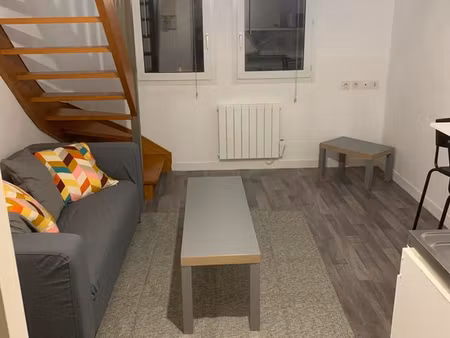 a louer superbe t1 bis meublé de 28 m2 en duplex brest kérinou