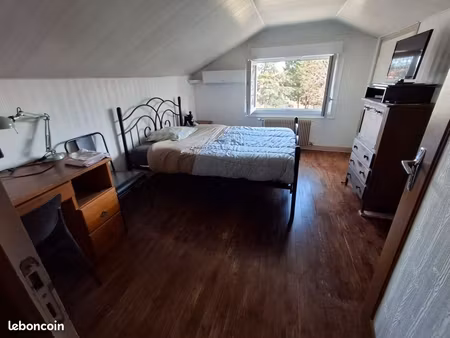 chambre meublée climatisée
