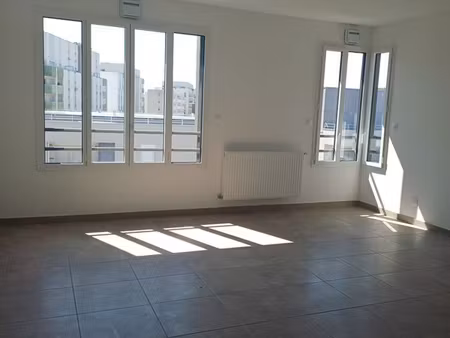 lumineux t3 neuf lyon 8 proche quartier monplaisir