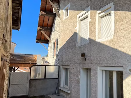 maisonnette de village 73 m2 avec possibilite de grange 40 m2