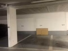 place de parking - résidence sécurisée - proche métro croix de chavaux & rer vincennes
