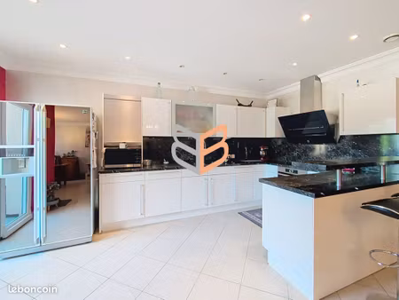 maison 6 pièces 148 m²