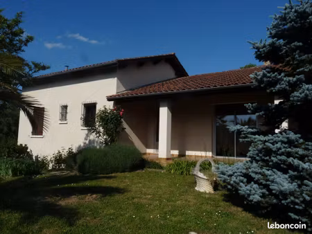 maison individuelle dans village